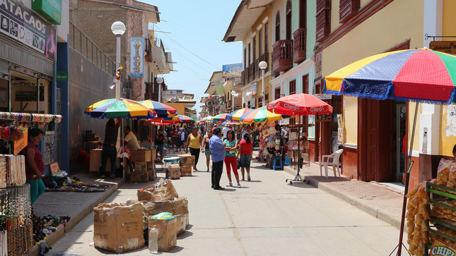 Calle_Comercio,_Catacaos