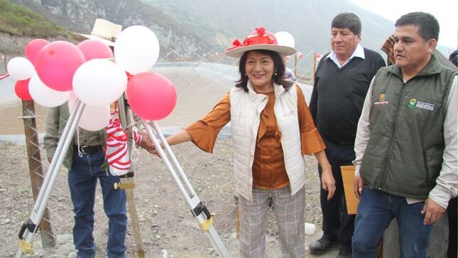 Incrementa disponibilidad del recurso hídrico con entrega de microreservorios en Lachaqui y Pariamarca