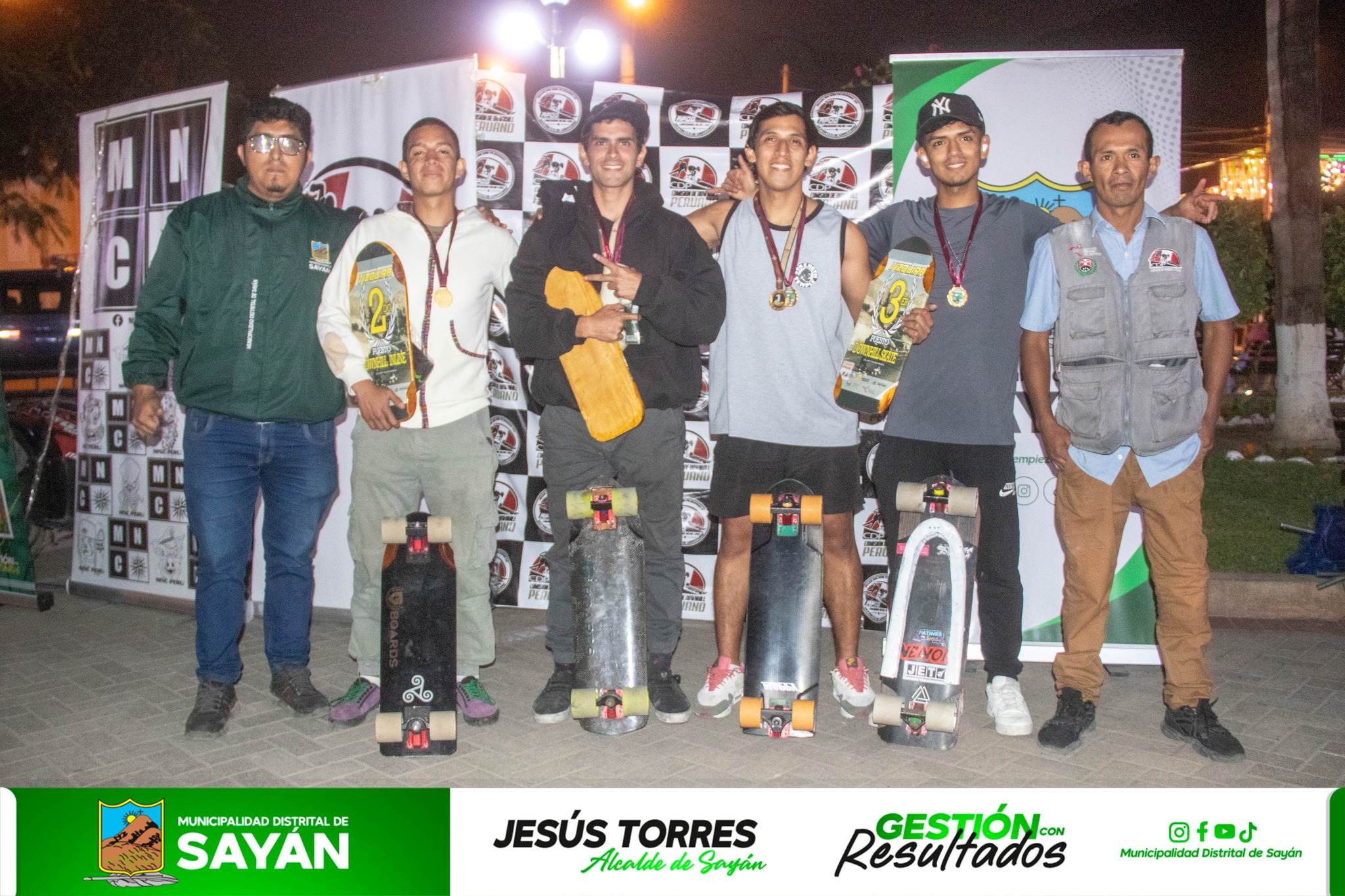 #DeporteExtremo CAMPEONES DE DOWNHILL FUERON PREMIADOS EN SAYÁN TRAS EXITOSA COMPETENCIA NACIONAL