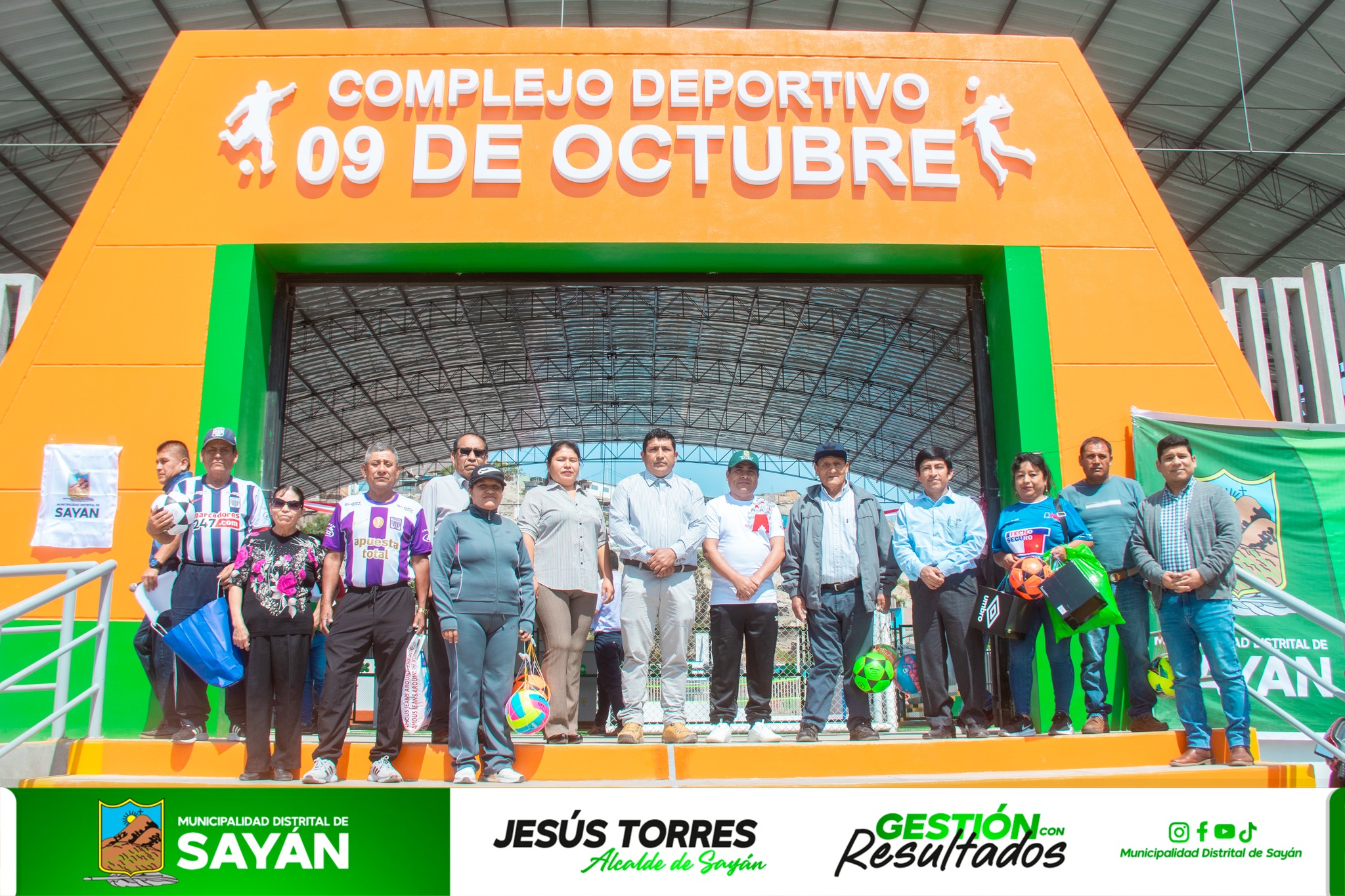 #PorMásObras ¡YA ES UNA REALIDAD! ALCALDE JESÚS TORRES INAUGURA MODERNO COMPLEJO DEPORTIVO EN EL C.P. 09 DE OCTUBRE