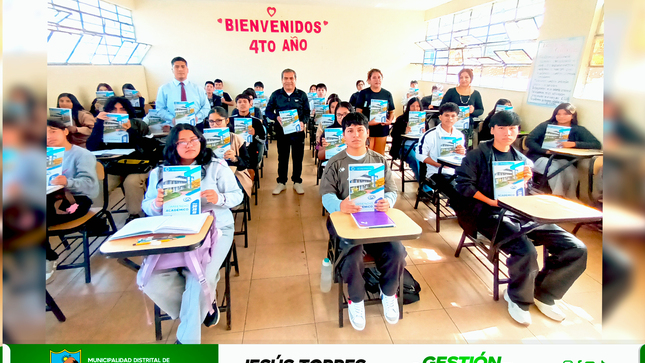 #Educación ESTUDIANTES DE CPU SAYÁN E IRRIGACIÓN SANTA ROSA RECIBEN COMPENDIO ACADÉMICO DEL CICLO 2025-III