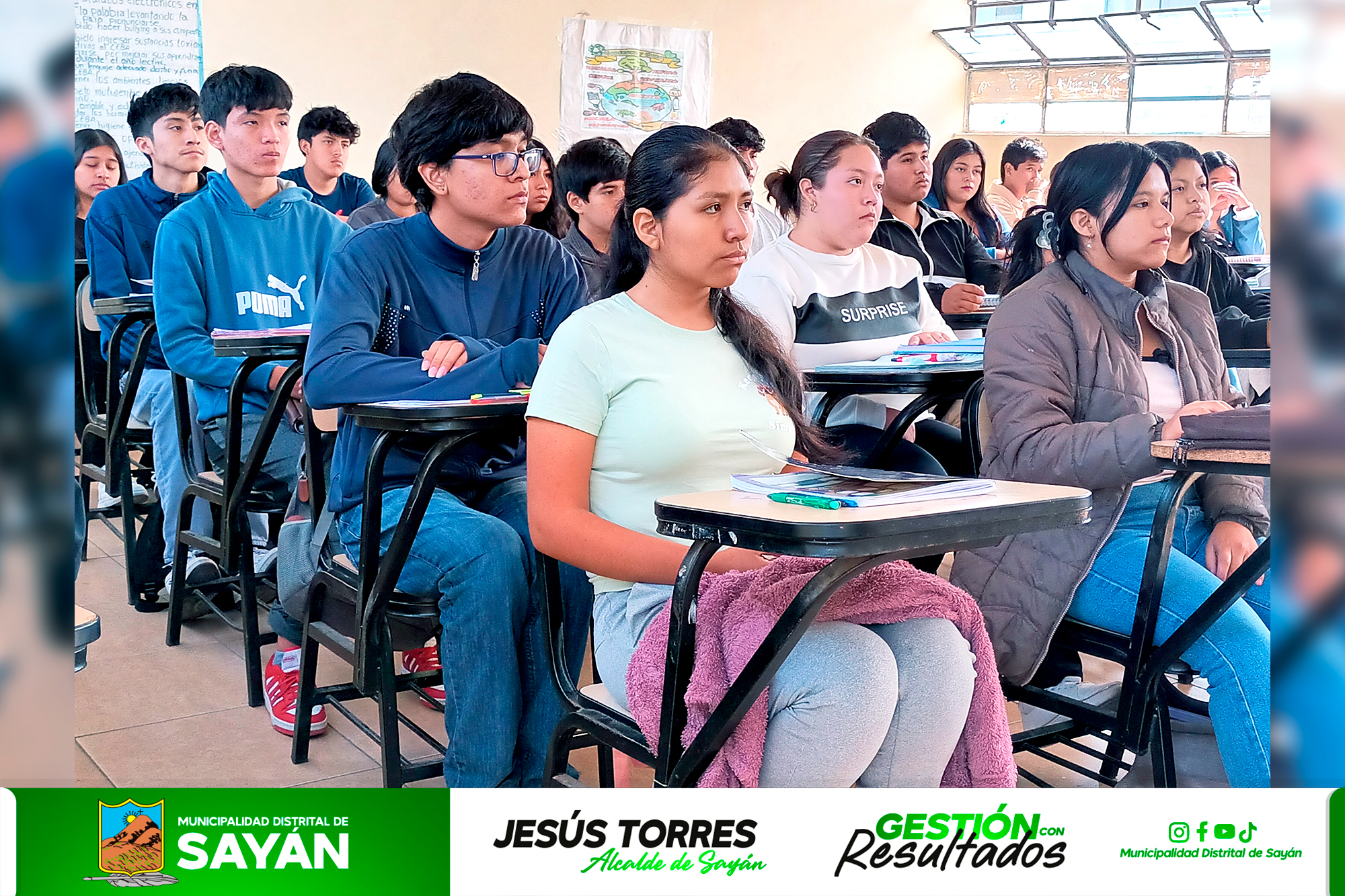 #Educación ESTUDIANTES DE CPU SAYÁN E IRRIGACIÓN SANTA ROSA RECIBEN COMPENDIO ACADÉMICO DEL CICLO 2025-III