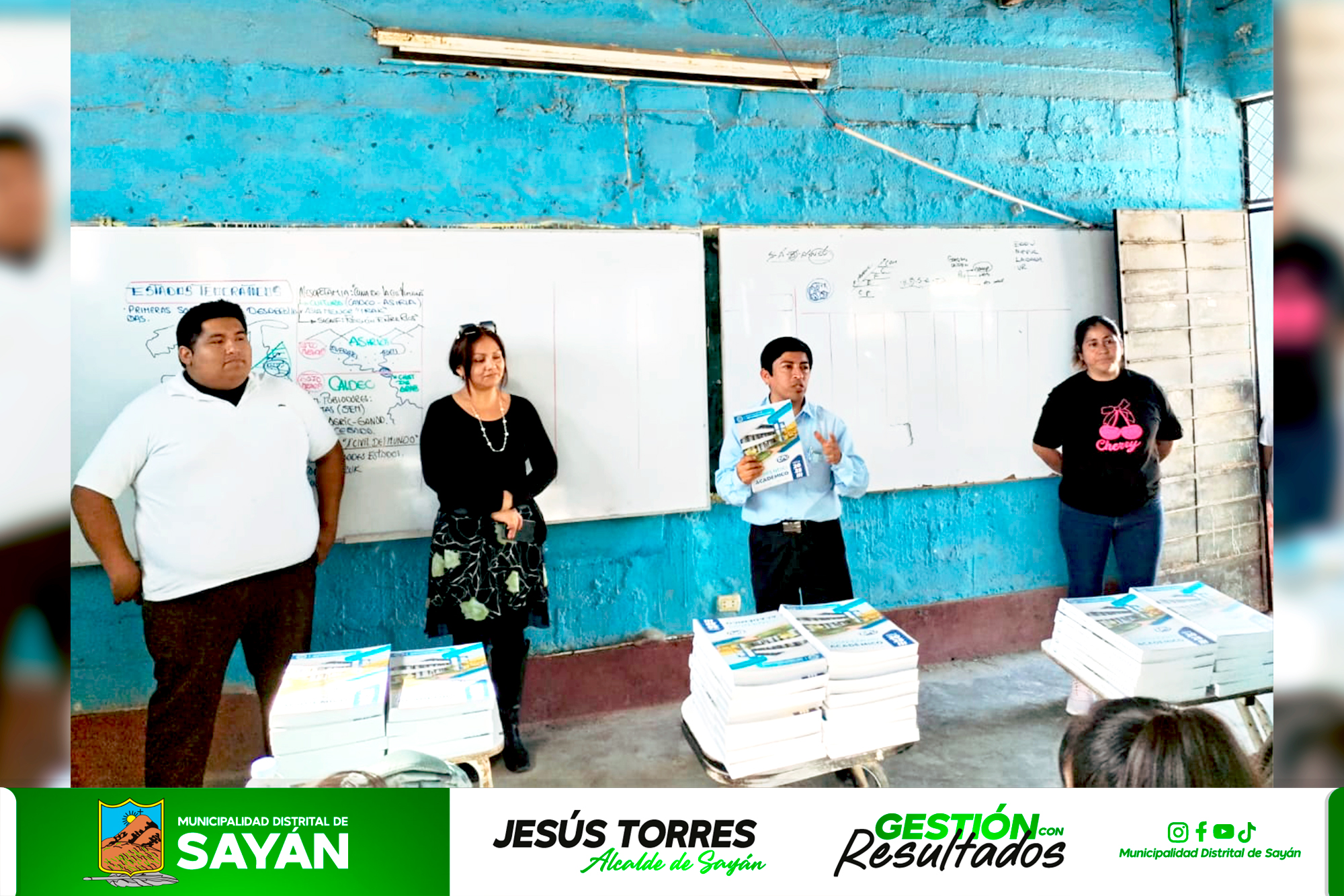 #Educación ESTUDIANTES DE CPU SAYÁN E IRRIGACIÓN SANTA ROSA RECIBEN COMPENDIO ACADÉMICO DEL CICLO 2025-III