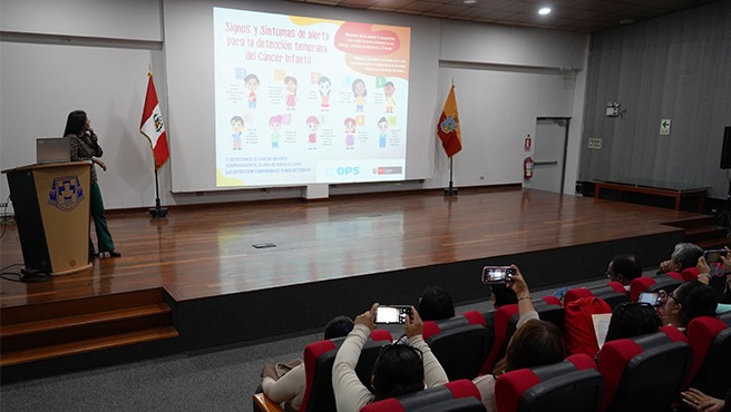 Foto Hospital Regional Lambayeque capacita a docentes para detectar a tiempo posibles casos de cáncer infantil