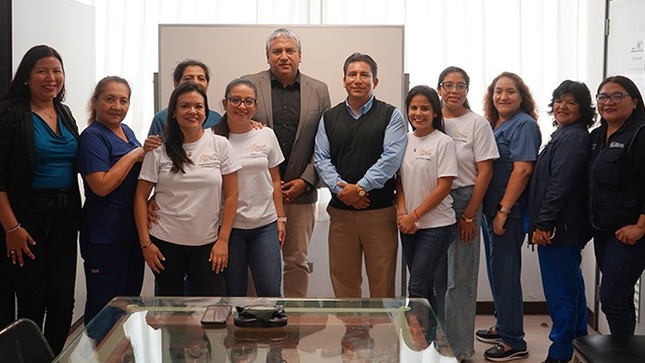 Foto Presentación del “Comité de voluntariado Aluma, unidos para iluminar caminos” en el Hospital Regional de Lambayeque