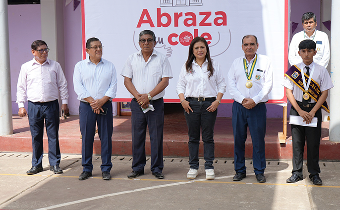 fotos de la visita oficial de las autoridades a instituciones educativas
