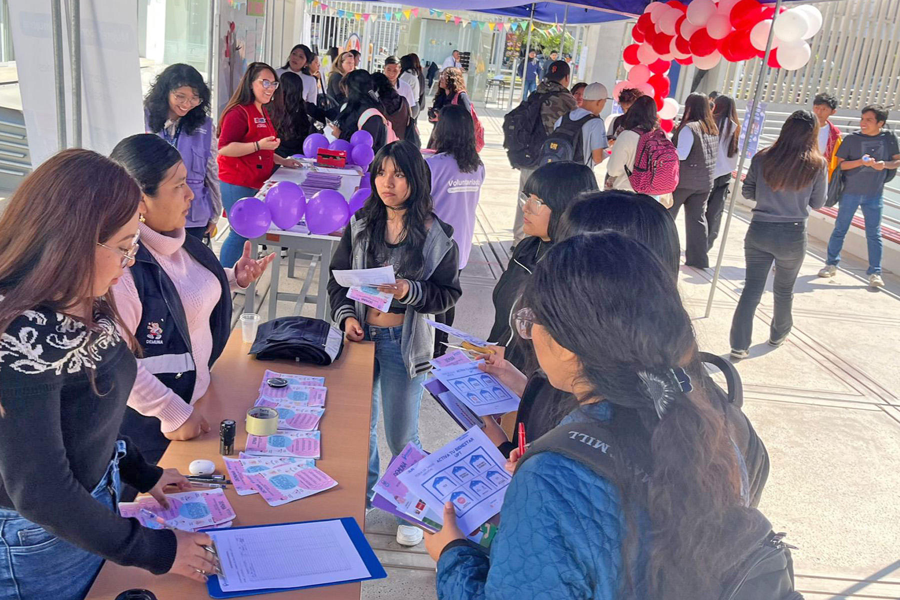 Demuna de Pocollay participa en Feria Universitaria para promover la salud mental juvenil
