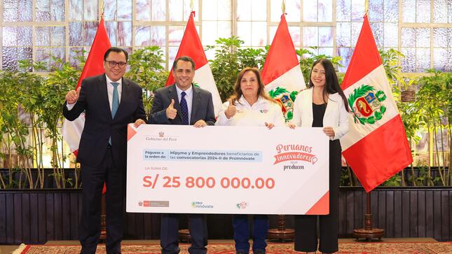Ceremonia se realizó en Palacio de Gobierno.