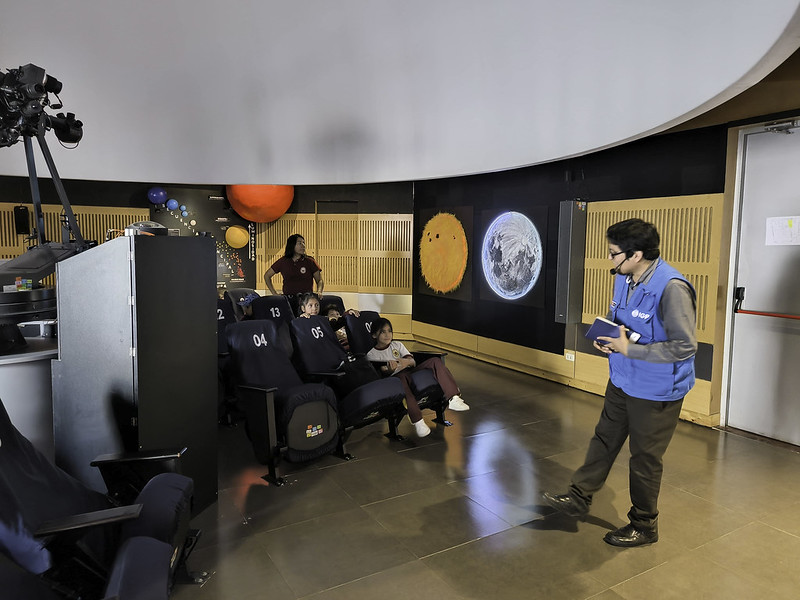 Estudiantes del colegio Marello visitan el Planetario Solar como parte de las actividades recreativas de la Municipalidad