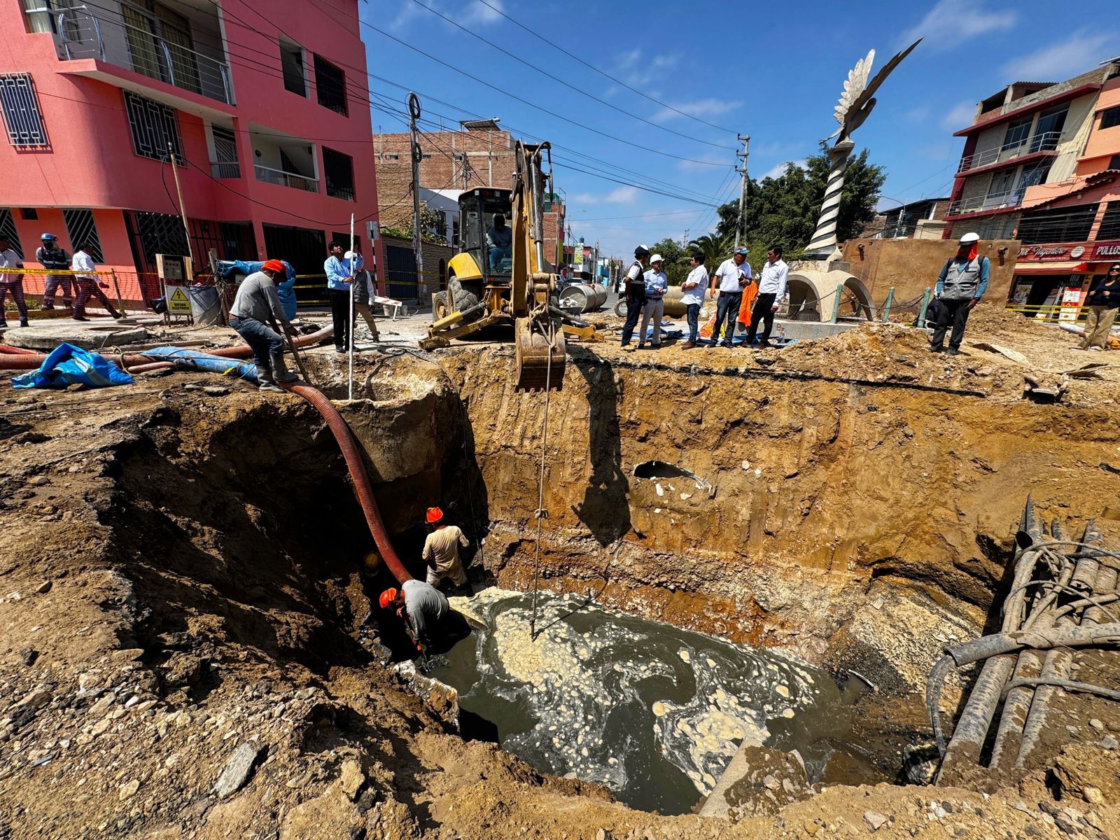 Avanzan obras de saneamiento que optimizarán sistema de alcantarillado de Chiclayo e Íllimo