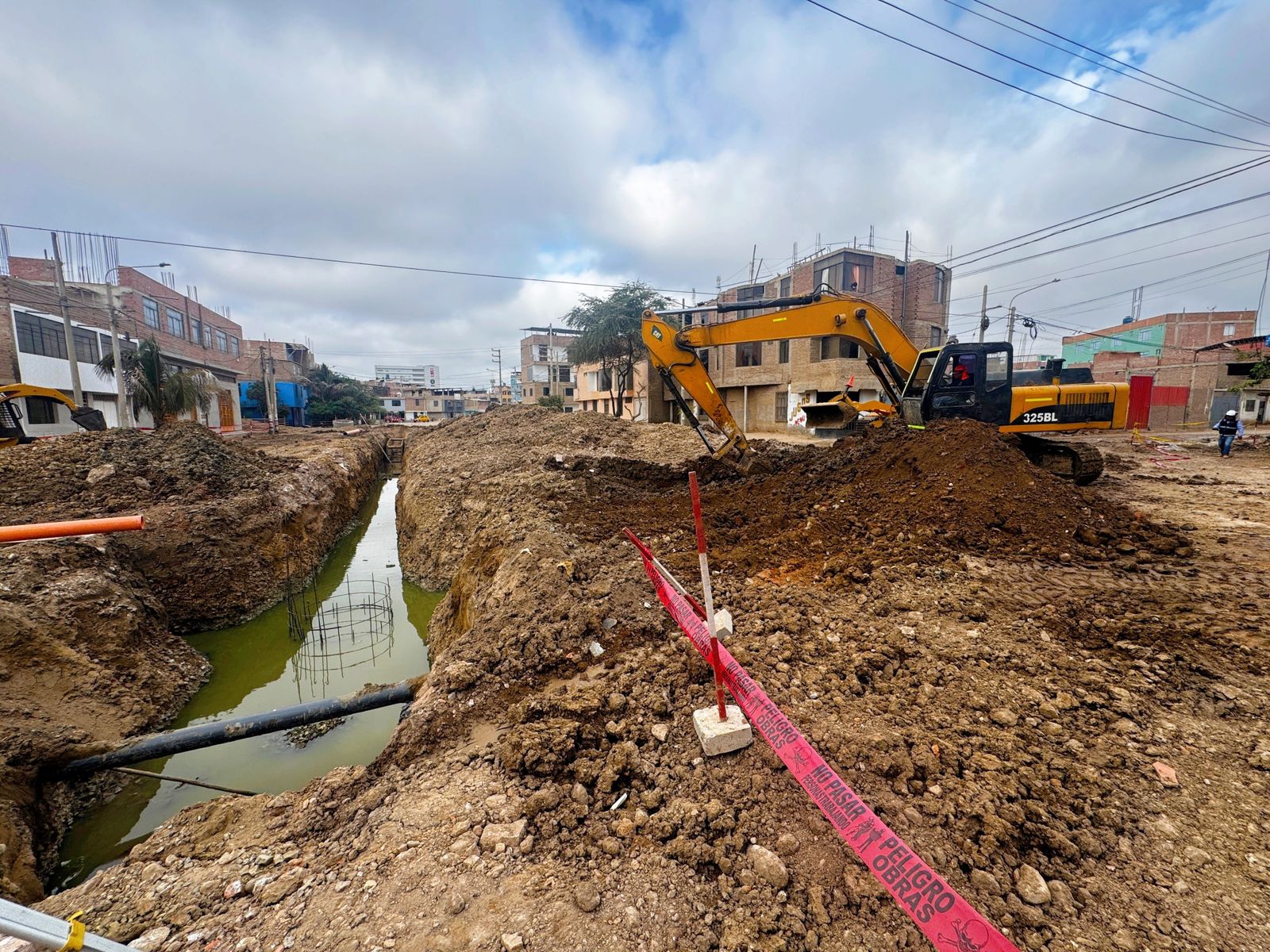 Avanzan obras de saneamiento que optimizarán sistema de alcantarillado de Chiclayo e Íllimo