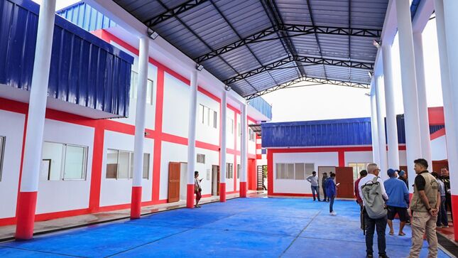 Gobierno Regional de Loreto inspecciona obra culminada en la I.E. N.° 530 de Los Delfines.