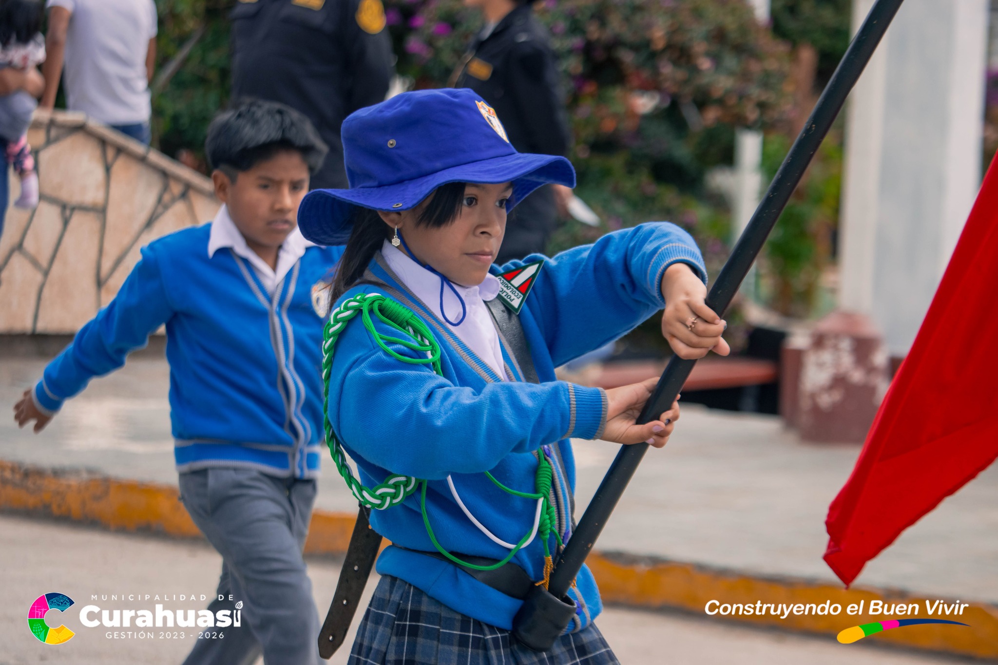 Desfile Cรญvico por el 36ยบ Aniversario del IESTP Curahuasi
