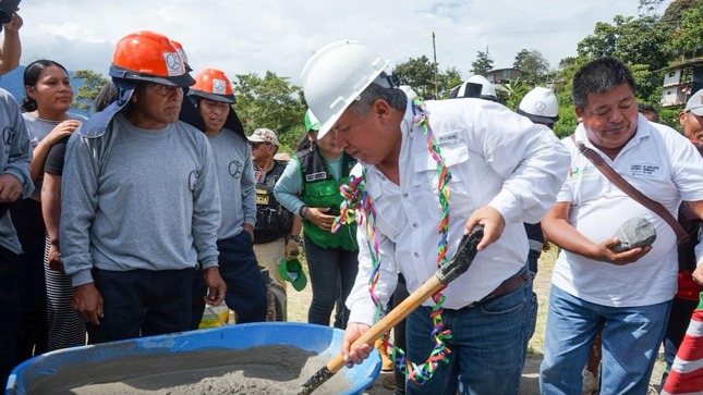 Fotografía de inicio de obra en José María Ugarteche