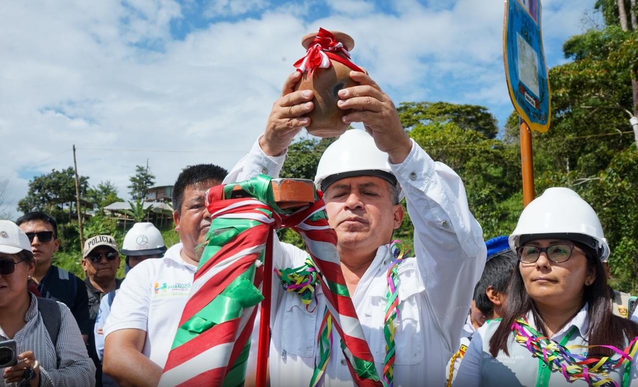 Fotografía de inicio de obra en José María Ugarteche