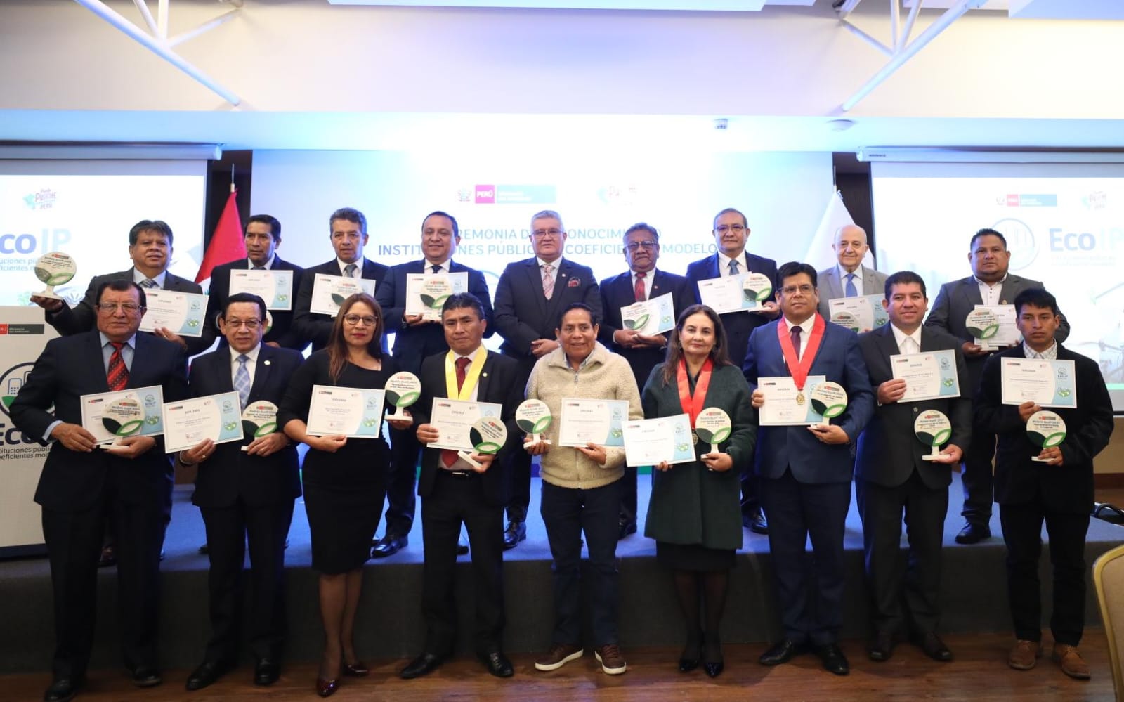 Corte Superior de Piura recibió reconocimiento como institución pública ecoeficiente