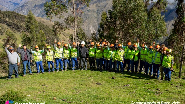 Alcalde de Curahuasi Supervisa Obra de Saneamiento Basico en Ccapacca