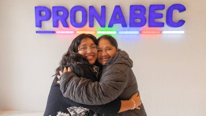 Beca 18 del Pronabec transforma vidas de los ganadores y de sus familias.j