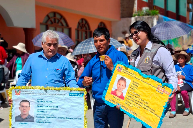 Julcán inició emisión y entrega de carnés de discapacidad del Conadis en la provincia