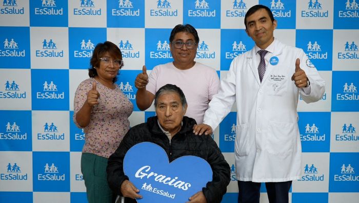 EsSalud salva la vida de paciente octogenario que se atragantó con dentadura postiza