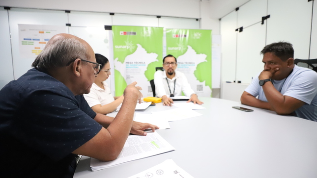 Foto de Reunión de mesa técnica entre servidores de Sunarp y autoridades educativas