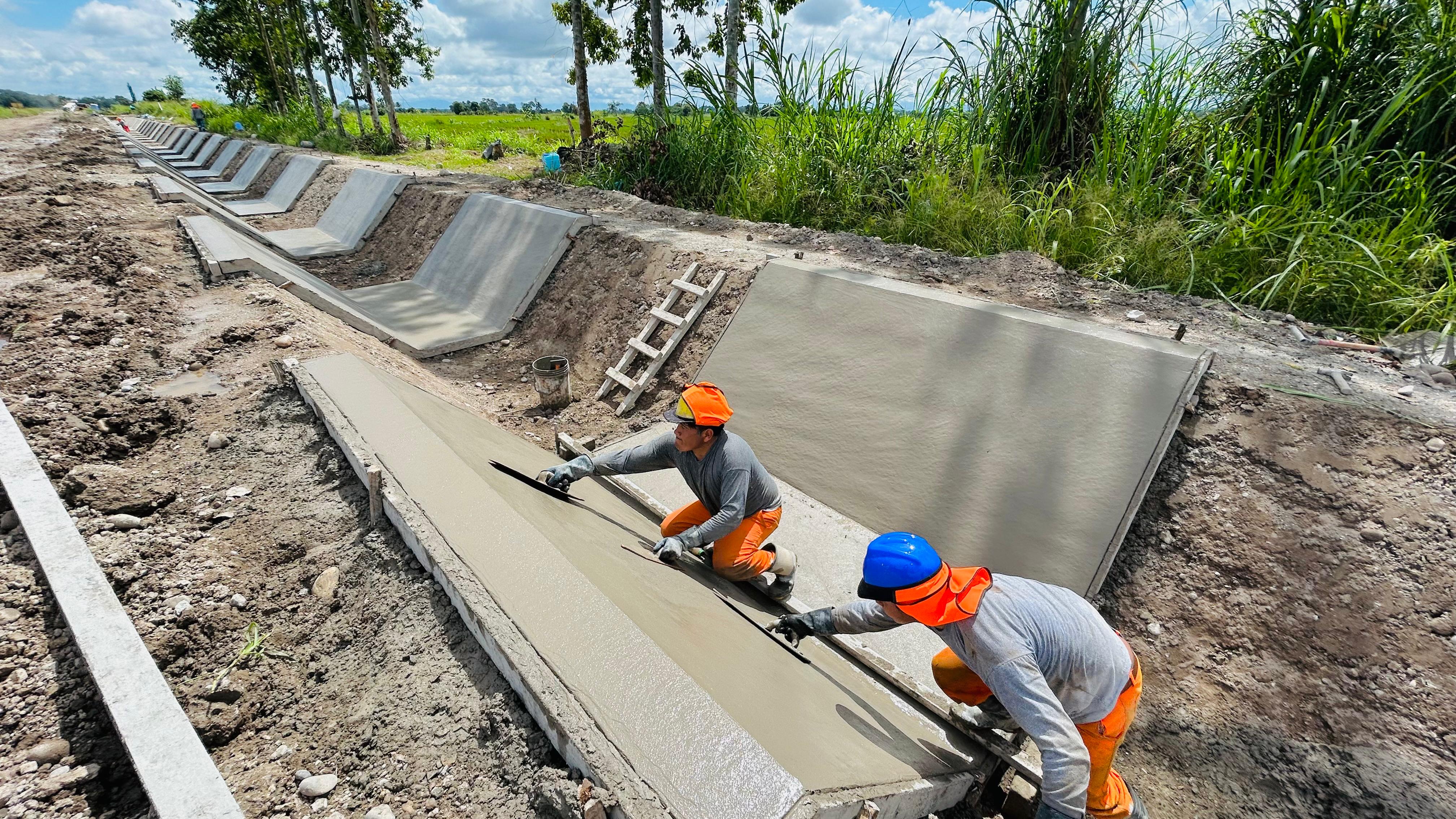 agua para riego en canal Luchador – Shica
