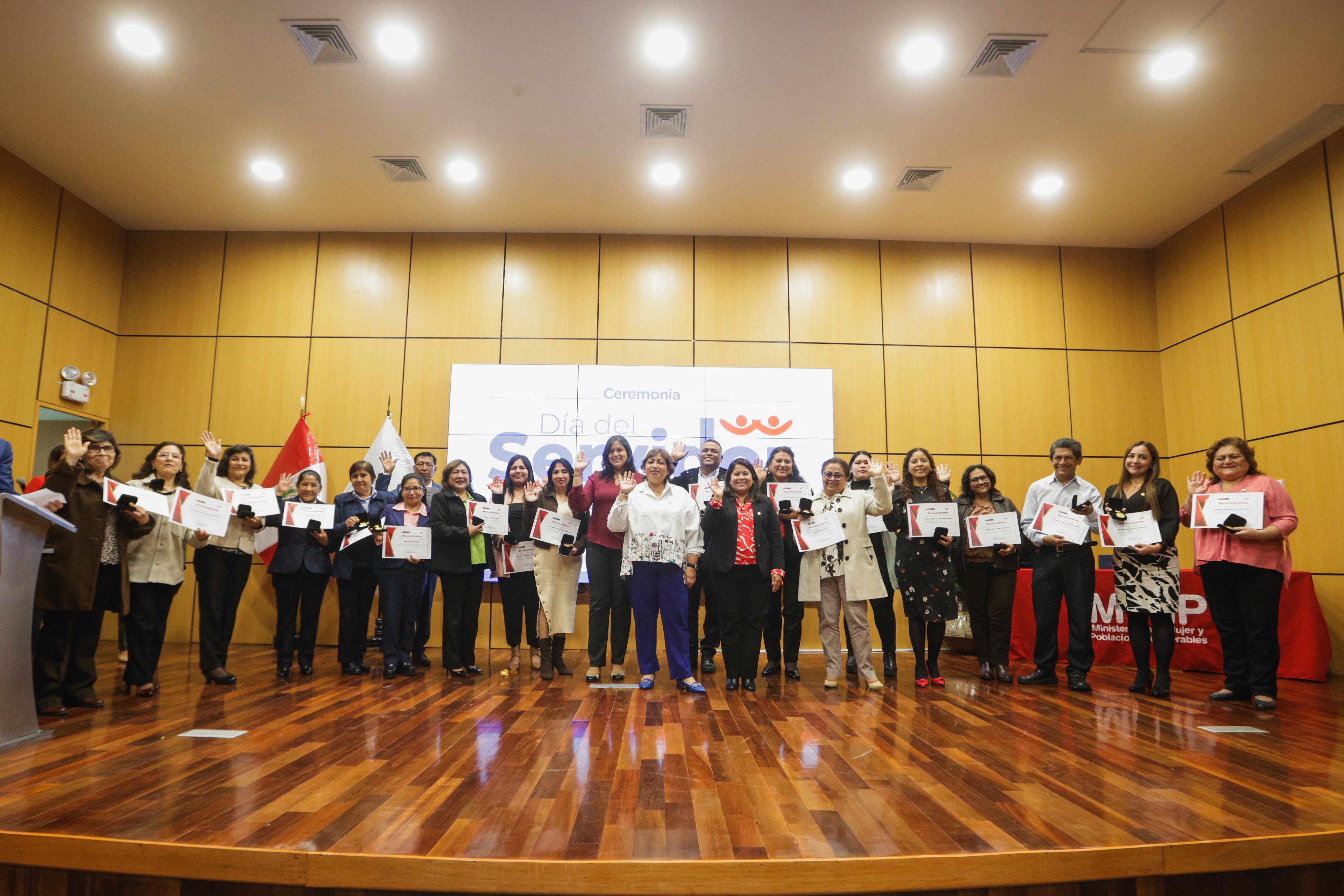 MIMP reconoce la destacada labor de más de 10 mil servidores públicos que trabajan por las mujeres y poblaciones vulnerables