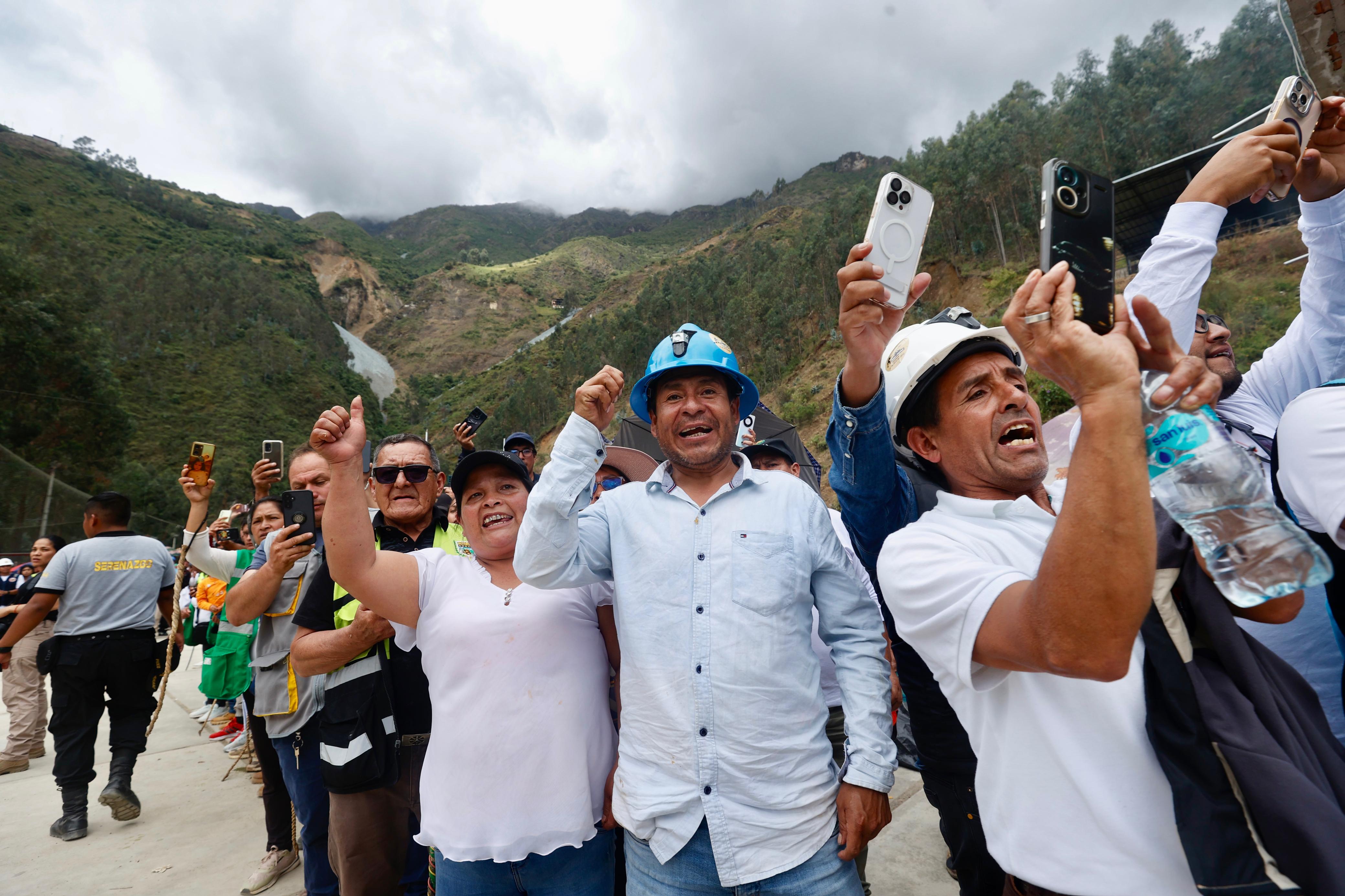 Ministros de Estado dialogaron con autoridades locales y representantes de la sociedad civil para evaluar medidas del Estado de Emergencia.