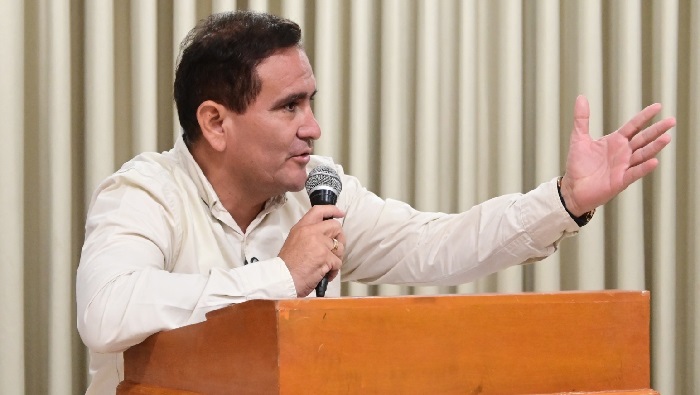 Alcalde entrega títulos de propiedad