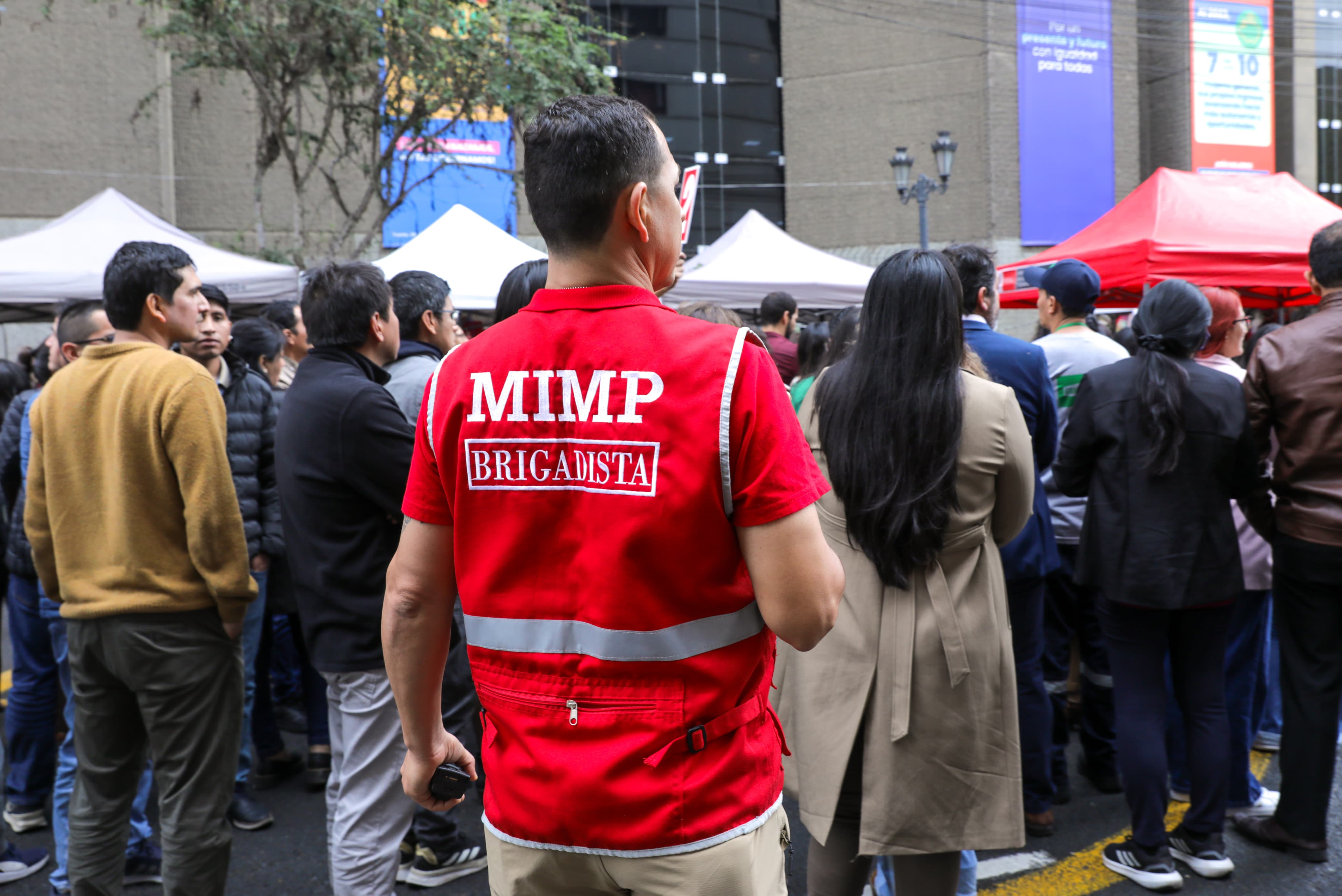 Ministra Fanny Montellanos lideró Simulacro Nacional Multipeligro 2025 en sede del MIMP
