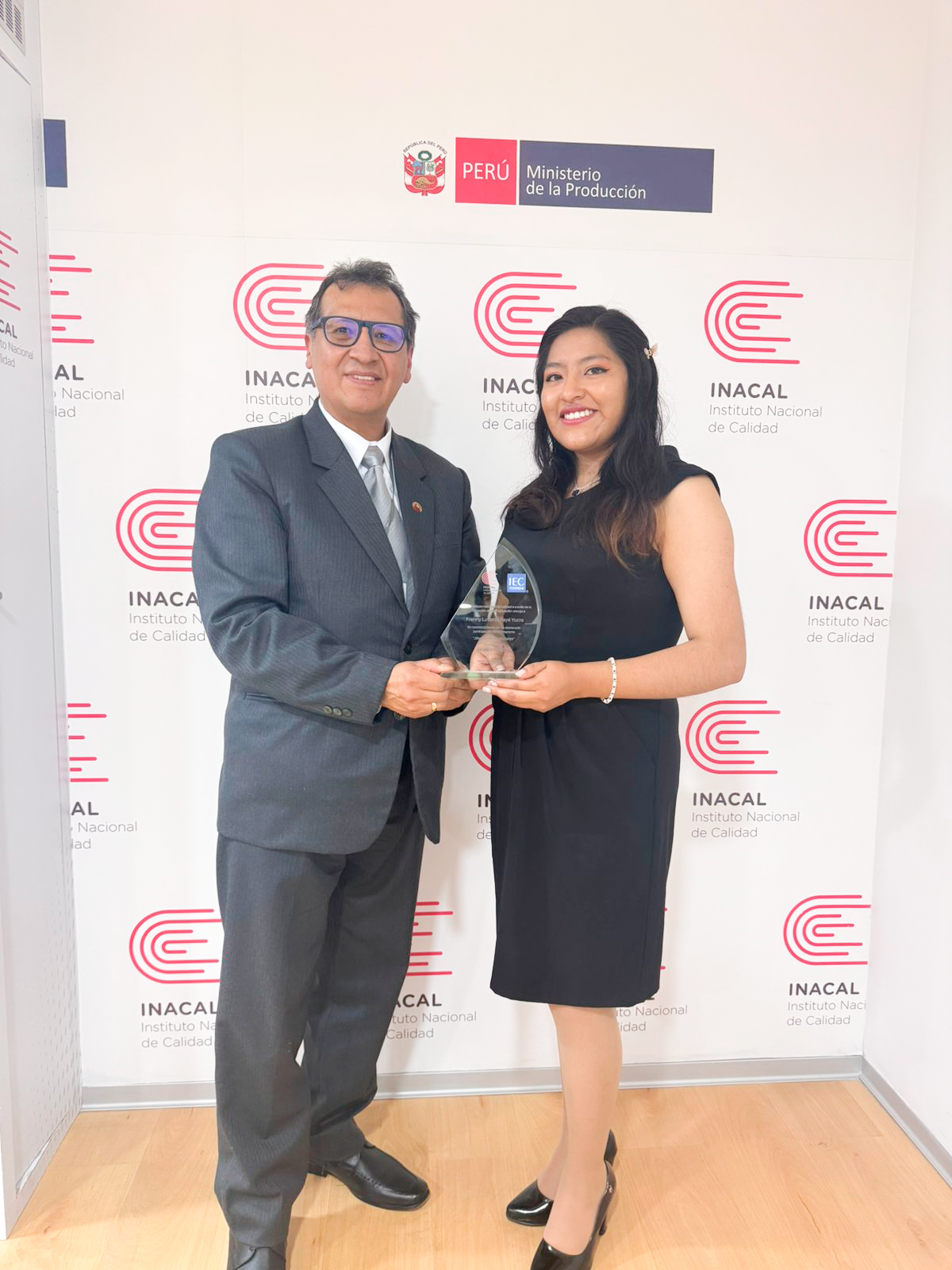 Electro Puno S.A.A. impulsa el talento joven y celebra importante reconocimiento en el Programa “Jóvenes Profesionales 2024-2025” del INACAL