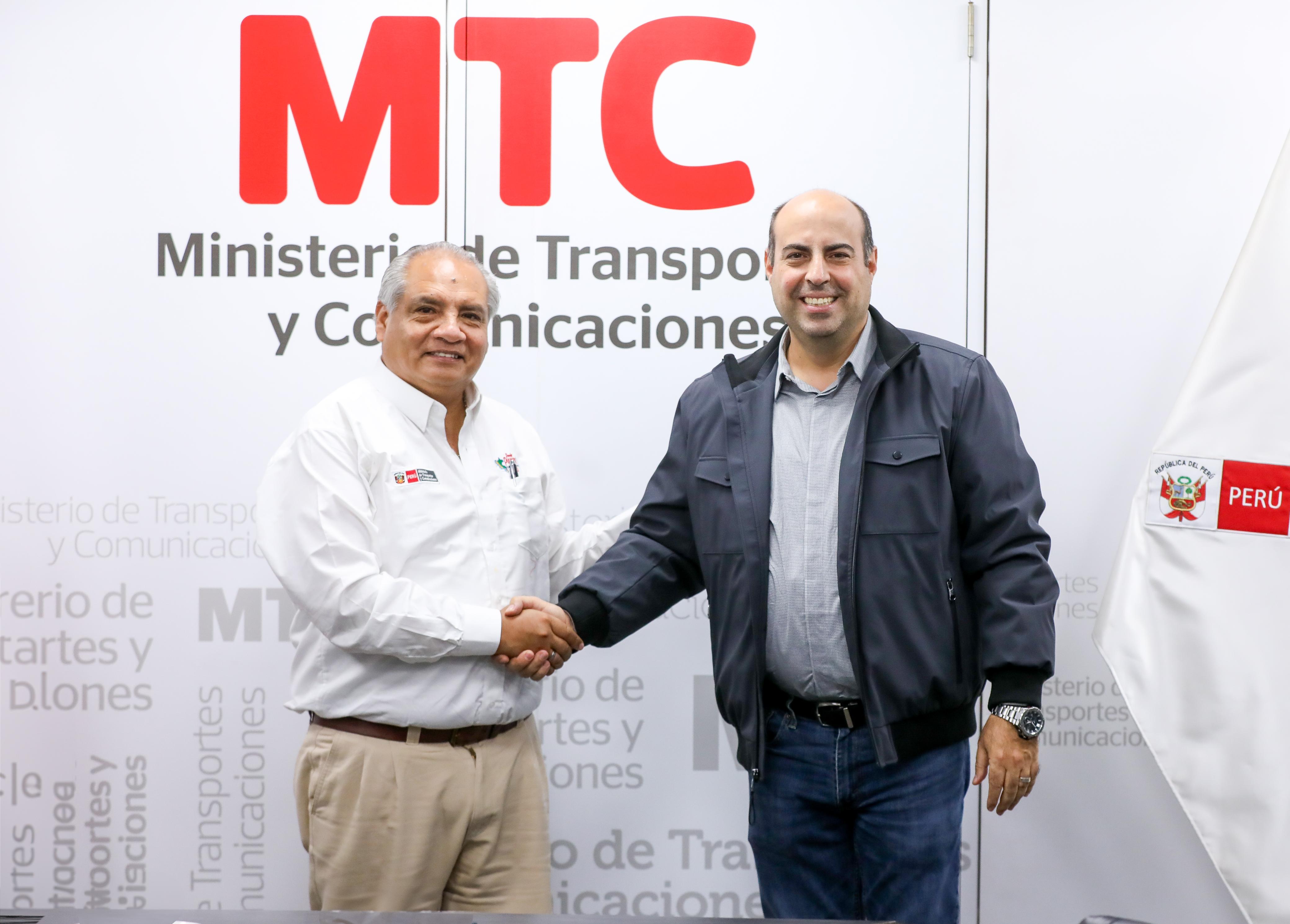 Saludo entre el alcalde Pedro Spadaro y ministro Sandoval.