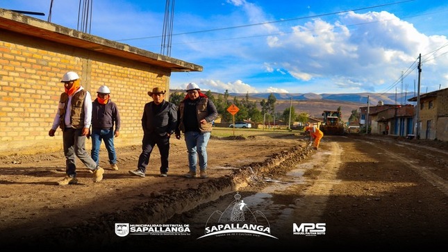 Obra de pistas y veredas en el Barrio San Bernardo - con más de 27 cuadras de pavimento