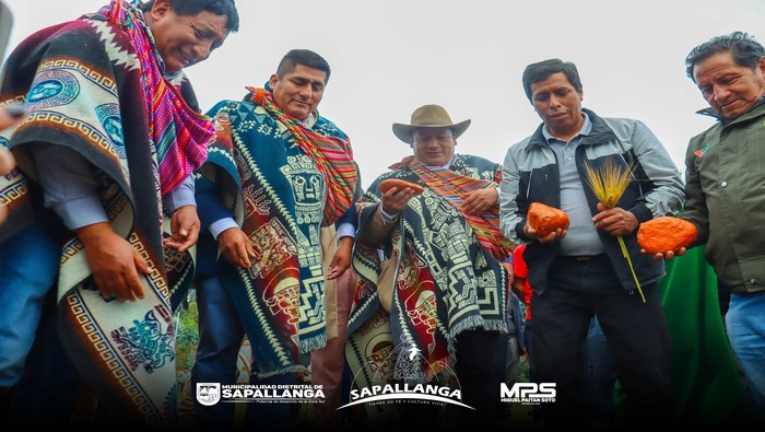 Colocación de la Primera Piedra de la construcción del Reservorio y Canal de Riego en el Sistema de Riego de la Zona Agrícola de Yanacocha