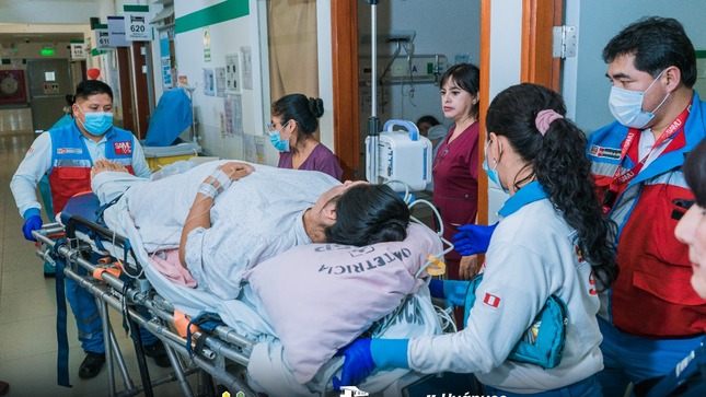 evacuación de la paciente por el equipo médico del SAMU