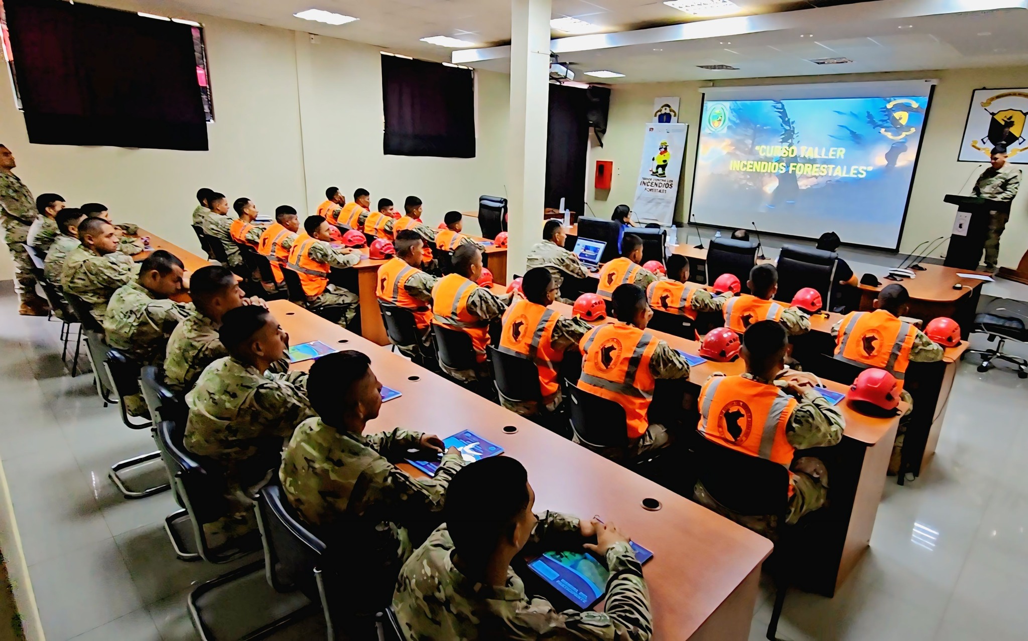 Municipalidad capacita y entrena en la prevención y respuesta de incendios forestales