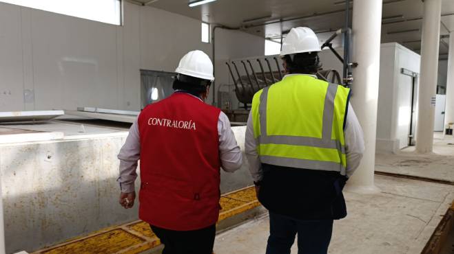 Tacna. – La Contraloría General de la República (CGR) evidenció en el Desembarcadero Pesquero Artesanal Morro Sama una situación crítica por deficiencias en su infraestructura y falencias en el manejo de productos hidrobiológicos. Una reciente supervisión, realizada del 8 al 12 de mayo de este año, constató la falta de mantenimiento general que podría impactar negativamente en la calidad de los productos y la salud de los consumidores finales.
