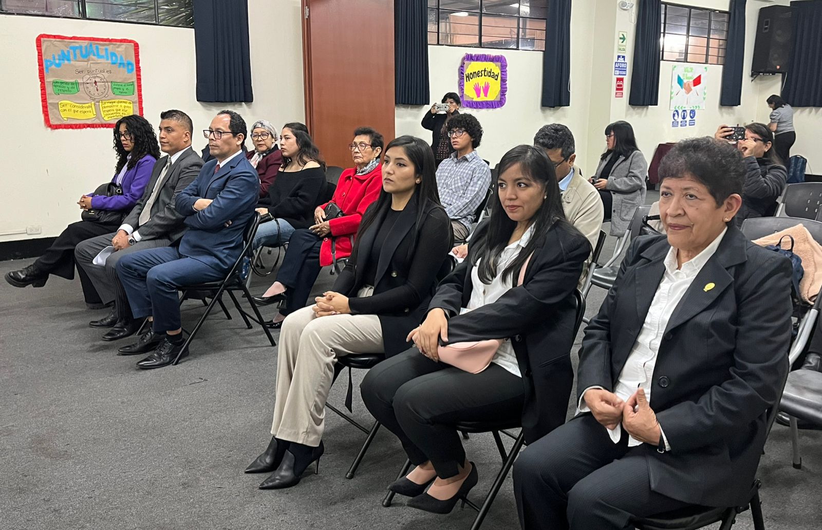 Imagen de graduados de la ENA