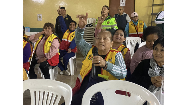 Durante la jornada se abordaron temas clave como la coordinación entre vecinos y autoridades para mejorar la seguridad, así como estrategias integrales para fortalecer la seguridad ciudadana en el distrito, centradas en la prevención, la colaboración vecinal y el uso de tecnologías innovadoras.
El objetivo es fortalecer la seguridad ciudadana mediante la promoción de la participación vecinal y el trabajo coordinado entre las autoridades y las Juntas Vecinales.