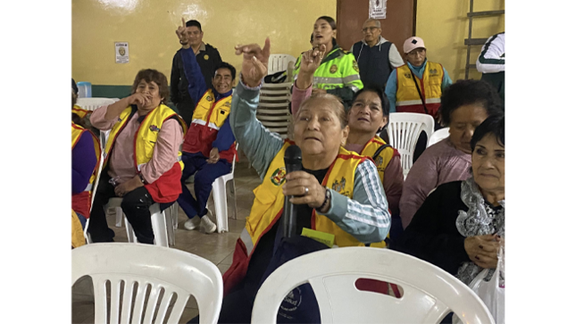 Durante la jornada se abordaron temas clave como la coordinación entre vecinos y autoridades para mejorar la seguridad, así como estrategias integrales para fortalecer la seguridad ciudadana en el distrito, centradas en la prevención, la colaboración vecinal y el uso de tecnologías innovadoras.
El objetivo es fortalecer la seguridad ciudadana mediante la promoción de la participación vecinal y el trabajo coordinado entre las autoridades y las Juntas Vecinales.
