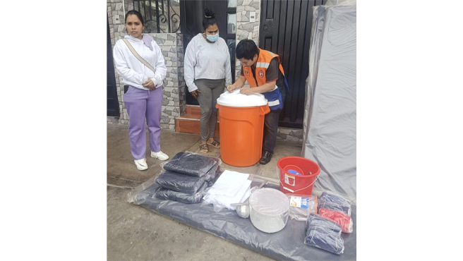 Donde un incendio afectó a una vivienda, tras realizar la Evaluación de Daños y Análisis de Necesidades (EDAN), se procedió a la entrega de bienes de ayuda humanitaria a la familia damnificada. Entre los artículos entregados se incluyen camas, colchones, enseres de cocina y productos de aseo personal.
Reafirmamos nuestro compromiso con el bienestar de nuestros vecinos, brindando apoyo inmediato ante cualquier situación de emergencia.