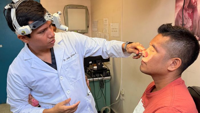 Hospital Almanzor Aguinaga Asenjo incorpora moderno frontoluz quirúrgico en su servicio de Otorrinolaringología
