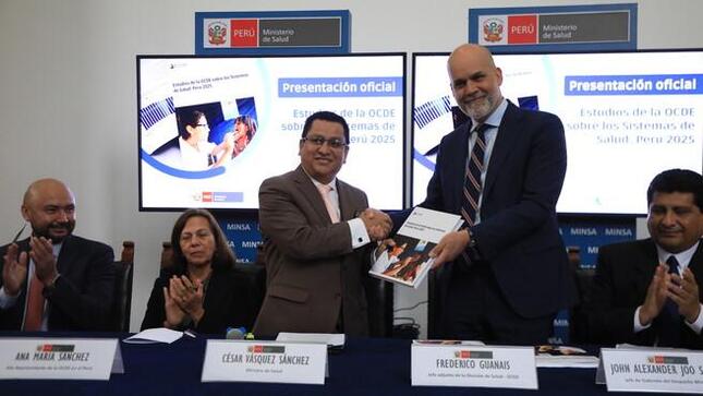 OCDE entrega al Perú informe sobre sistemas de salud: ministro César Vásquez reafirma compromiso con estándares internacionales