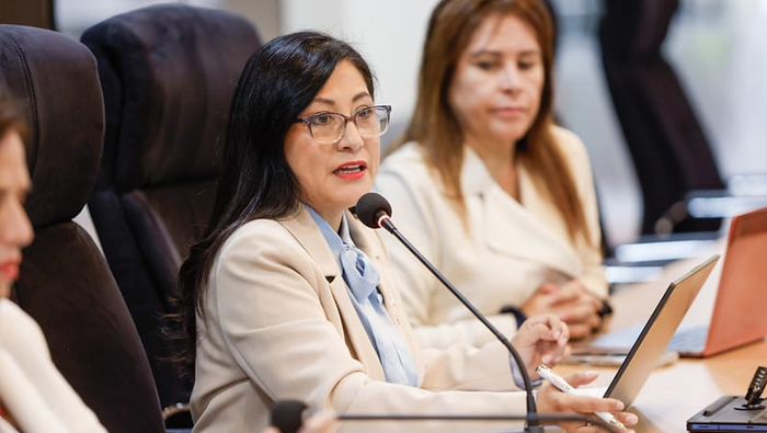 Reunión de funcionarios