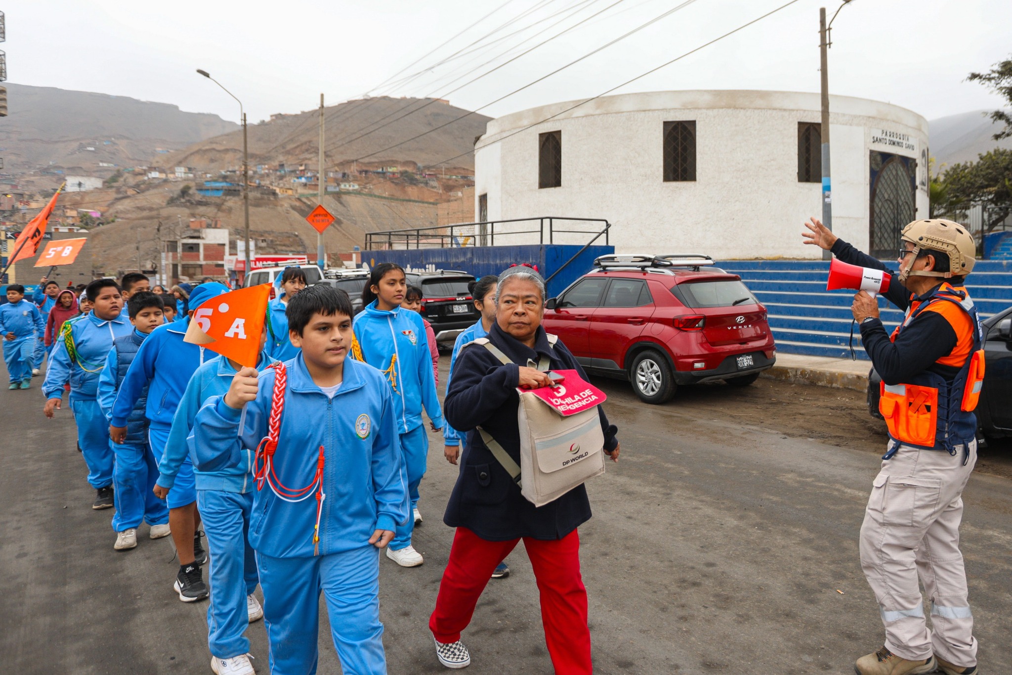 馃毃 La masiva participaci贸n de la comunidad, funcionarios, alumnos y trabajadores reflej贸 nuestro compromiso con la seguridad ante un desastre natural. 馃毃