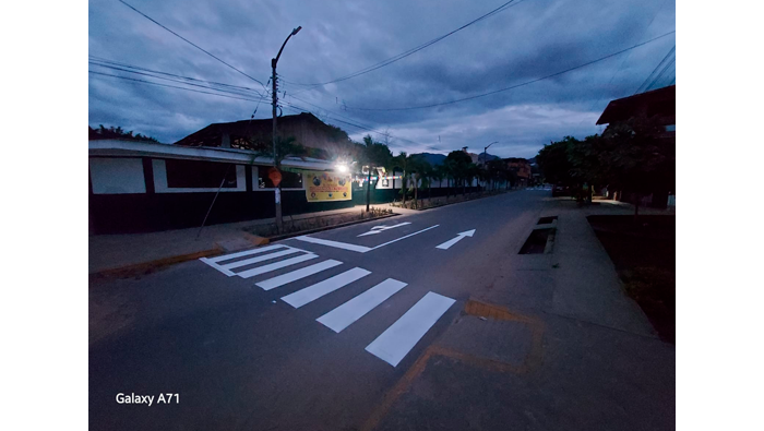 MPSM sigue mejorando seรฑalizaciรณn vial en inmediaciones de colegios en Tarapoto.