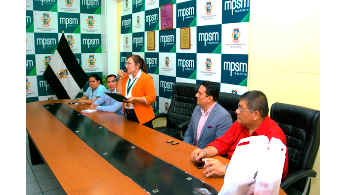Alcaldesa recibe reconocimiento de EDUCA EDTECH.