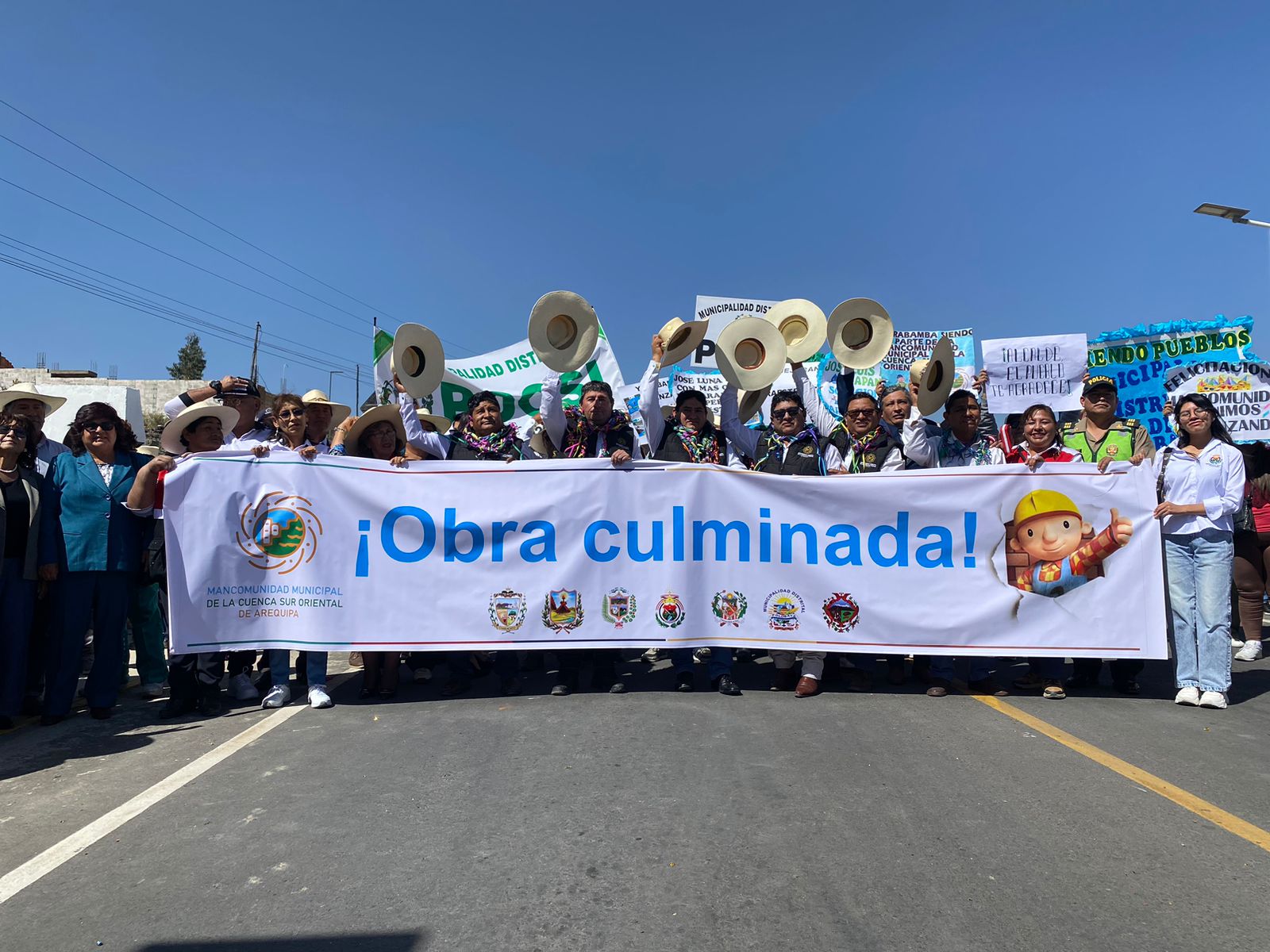 La Mancomunidad Municipal de la Cuenca Sur Oriental de Arequipa inauguró el Puente Quebrada Honda, una obra vial esperada por años que mejora significativamente el acceso y la transitabilidad en los distritos de Quequeña, Yarabamba, Polobaya y zonas aledañas.
