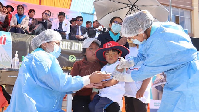 ‘Abrigamos Vidas’: Puno intensifica acciones de protección frente a heladas con campaña integral de salud en Juliaca