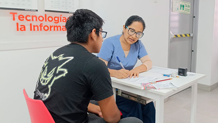 DIRIS Lima Sur lleva campaña médica gratuita a estudiantes y trabajadores del Instituto SISE
